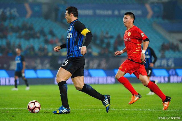 王睿泽22分青岛胜山东 崔晓龙19分江苏负宁波