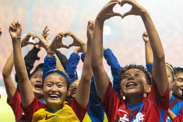 莱万本赛季18战20球 联赛15球傲视五大联赛