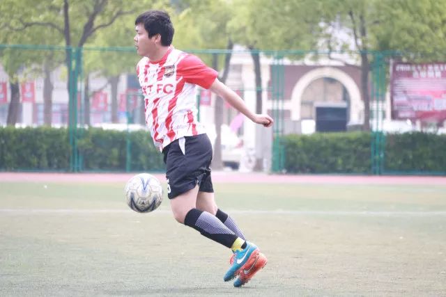 莱万本赛季18战20球 联赛15球傲视五大联赛